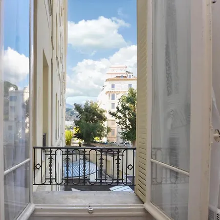 In With Wifi * Menton